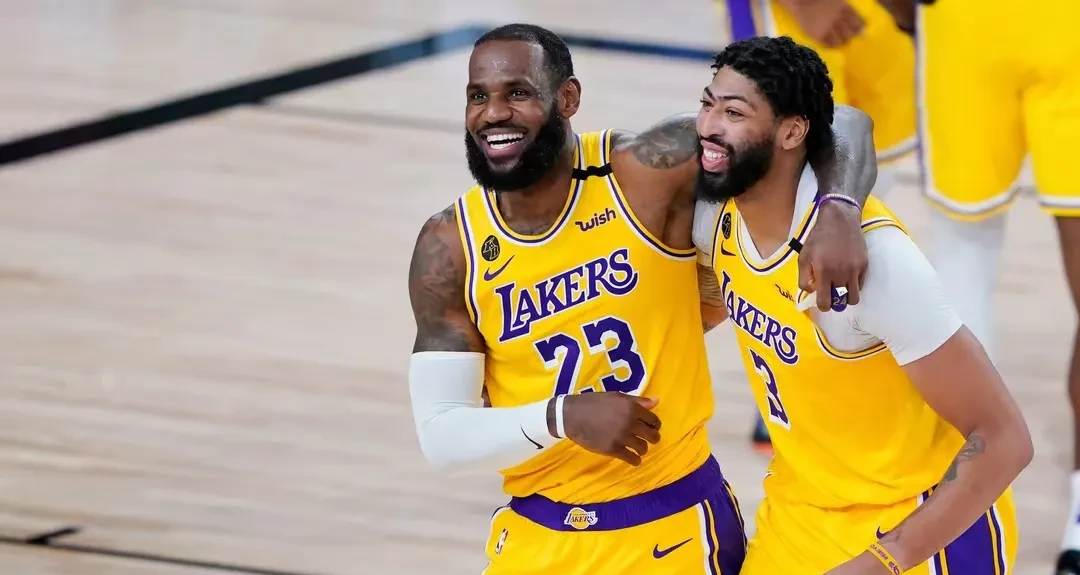 包含集结日迈阿密热火单刀错失浓眉哥与60激战澳大利亚队分钟，詹姆斯赛事官方发布状态火爆新规都惊呆了的词条