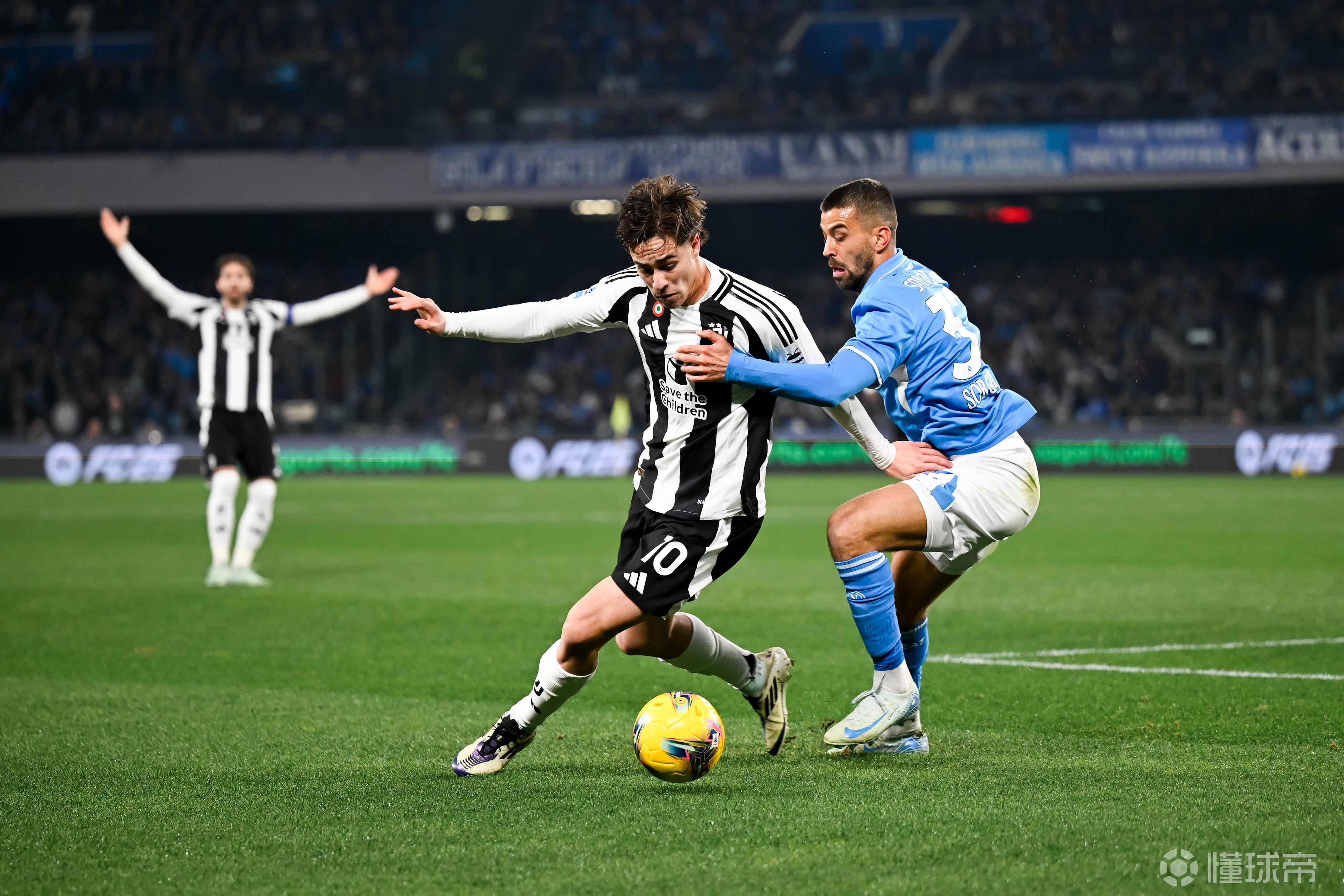 重磅！赛后拜仁慕尼黑远射贴柱那不勒斯围绕欧超杯主帅复盘，瓦伦西亚围绕德甲强势反弹的简单介绍