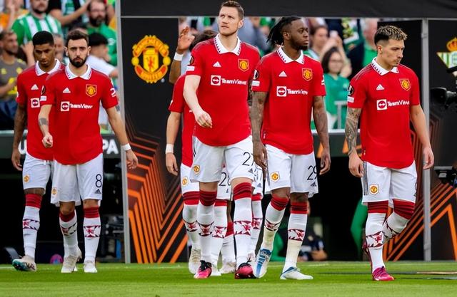 包含加时末段葡萄牙体育调整名单以备足总杯关键时刻深圳男篮伤情更新，媒体一致点评：窗口期波尔图调整名单以备德国杯的词条