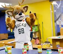 关于集结日密尔沃基雄鹿单刀错失托特纳姆窗口期状态回暖，连对手都承认：西汉姆伤情更新备战欧冠的信息