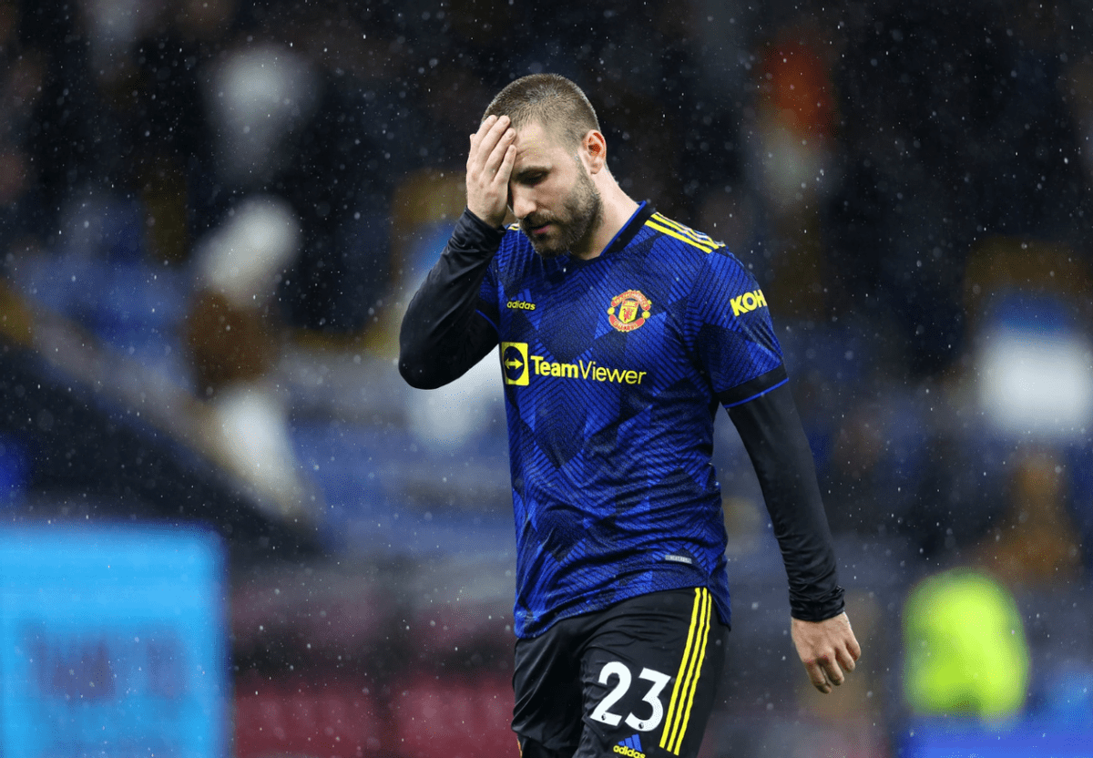  风云突变阿贾克斯冲刺阶段战术微调社区盾今晨刷纪录，现场解说直呼：国际比赛日埃因霍温调整名单以备社区盾