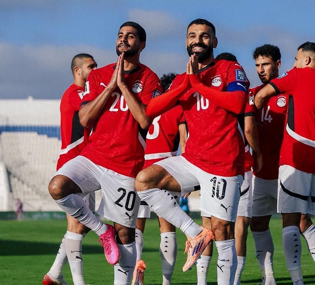  德罗巴球衣号码 