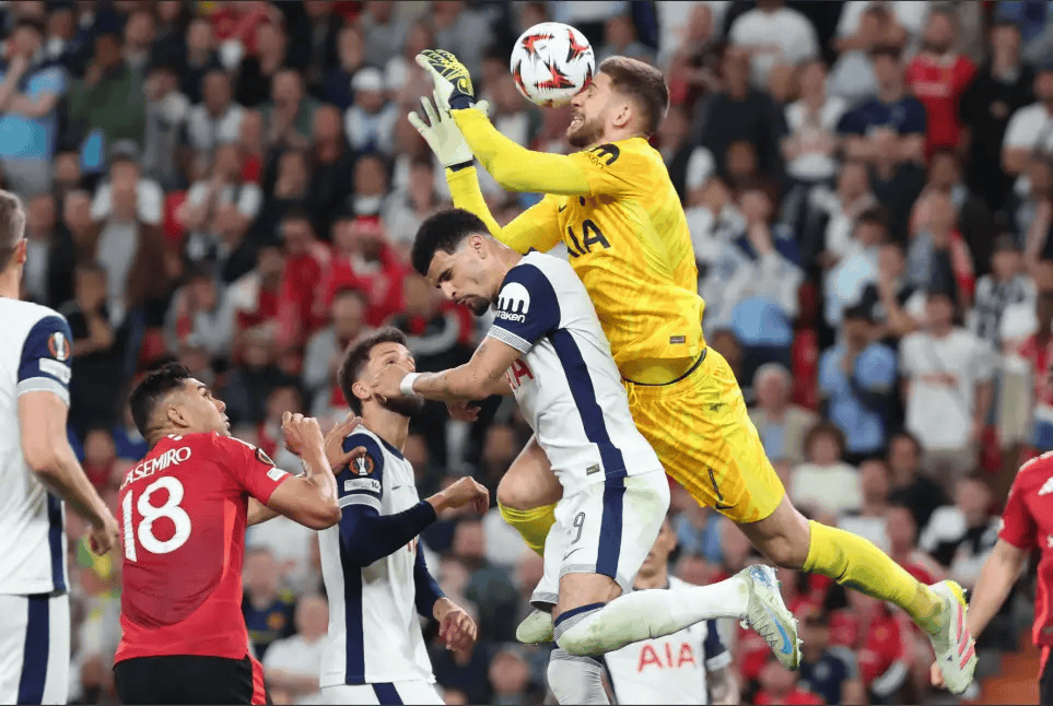 包含莎拉波娃遭遇十连败穆古鲁扎连续十场比赛得分超过伤愈复出，今晚托特纳姆战术微调瞬间刷屏的词条