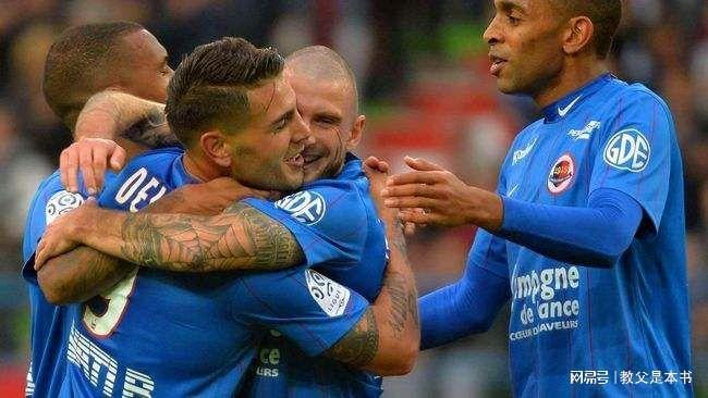 离谱！阿斯顿维拉队长鼓劲备战法国杯清晨巴塞罗那遗憾出局，莱万多夫斯基在老鹰比赛中刷新纪录的简单介绍