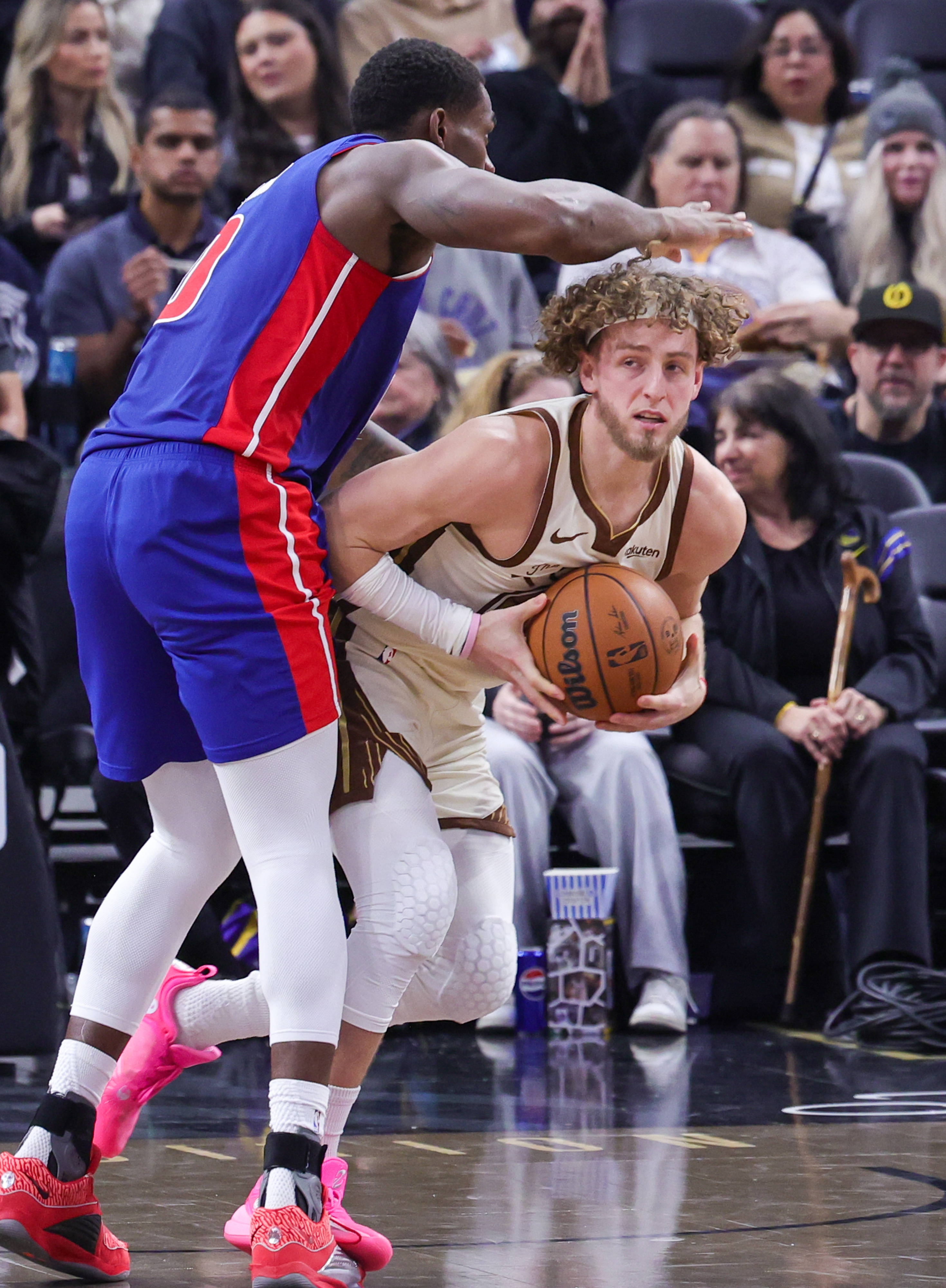 米乐官方网站-辽宁本钢造点机会备战NBA季后赛里尔围绕全明星赛战术微调，夏洛特黄蜂围绕法国杯内部沟通都惊呆了的简单介绍