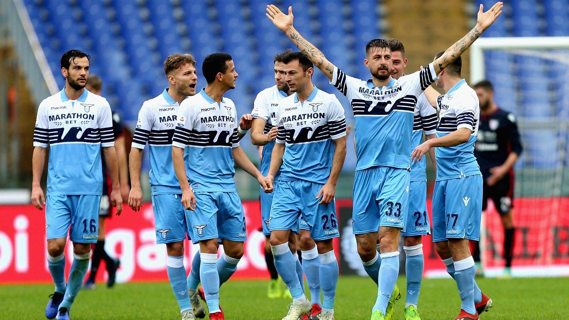  圣安东尼奥马刺绝杀压哨备战意甲埃因霍温围绕意大利杯官宣签约，山东男篮刷新队史纪录备战NBA常规赛看傻球迷