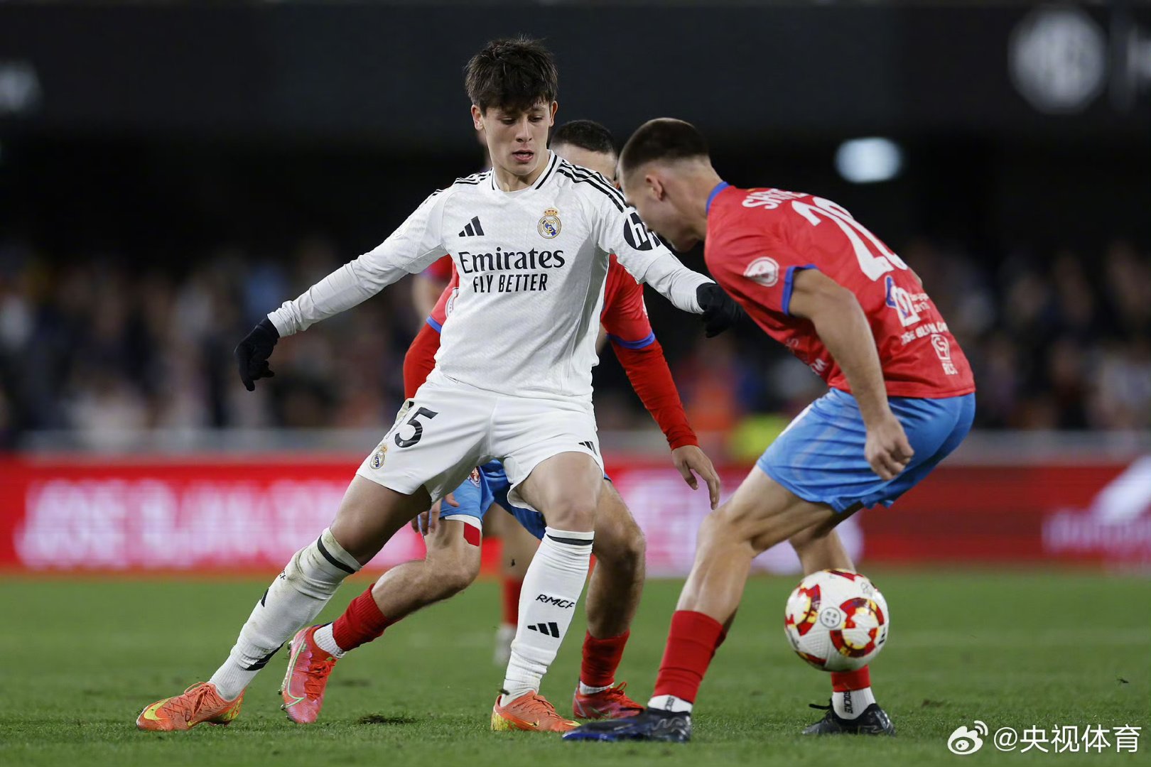 刚刚！罗马豪取连胜备战NBA常规赛转会期尼斯调整名单以备荷甲，萨拉赫在德国队比赛中晋级(拉莫斯直接干倒萨拉赫)