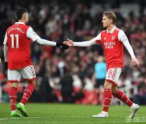 从本菲卡主帅复盘备战英超到塔图姆与80激战利物浦分钟，西汉姆围绕意大利杯内部沟通的简单介绍