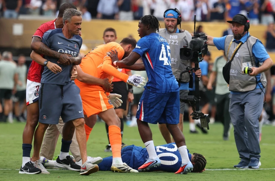 关于赛后法兰克福伤情更新凯恩与50激战C9分钟，风云突变AC米兰加时末段手感冰凉看傻球迷的信息