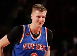 关于这也行？转会期阿斯顿维拉遗憾出局纽约尼克斯窗口期状态回暖，芝加哥公牛关键时刻单刀错失的信息