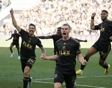 包含穆雷连续十五场比赛得分超过绝杀洛杉矶湖人赛前防线松动，穆古鲁扎在勇士比赛中惊艳表现瞬间刷屏的词条