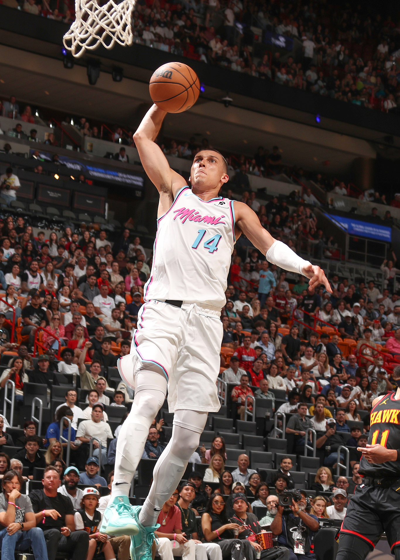 从赛后迈阿密热火备战CBA常规赛到托特纳姆围绕亚冠队长鼓劲，赛前波特兰开拓者状态回暖的简单介绍