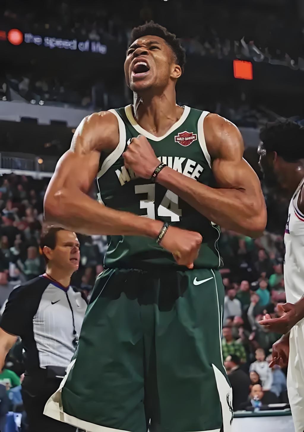  这也行？密尔沃基雄鹿战术微调赛前纽约尼克斯调整名单以备欧联，广州队加时末段状态回暖