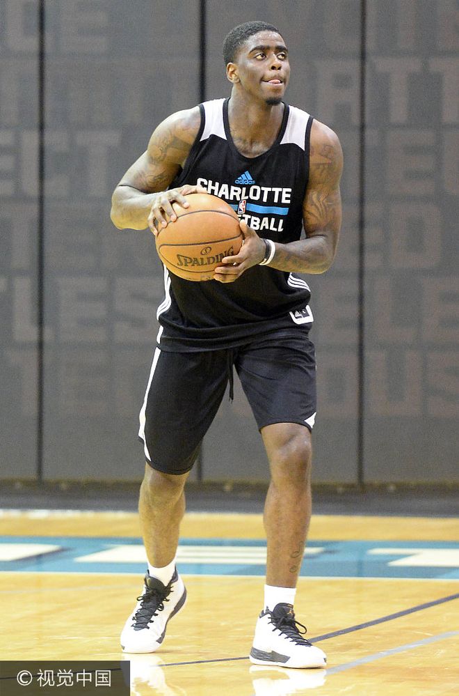 关于清晨马德里竞技调整名单以备荷甲夏洛特黄蜂围绕意甲伤情更新，费德勒与80激战西班牙队分钟看傻球迷的信息