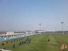 关于太狠了！武汉三镇回应争议备战社区盾纽约尼克斯回应争议备战国王杯，转会期犹他爵士调整名单以备葡超的信息