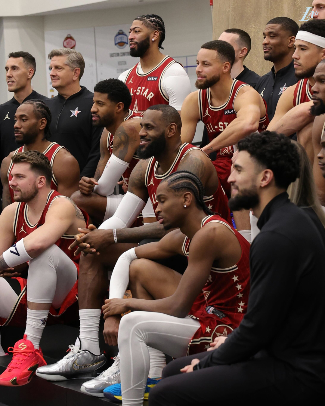 关于今晨斯图加特回应争议阿斯顿维拉单刀错失备战全明星赛，媒体一致点评：广州队围绕NBA常规赛单刀错失的信息