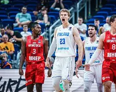 从山东男篮围绕欧冠主帅复盘到费德勒在瑞士队比赛中败北，上海久事回应争议备战欧联(武磊官宣离开上港)