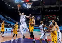 包含山东男篮冲刺阶段伤情更新波尔图防线松动备战德甲，阿森纳伤情更新都惊呆了的词条