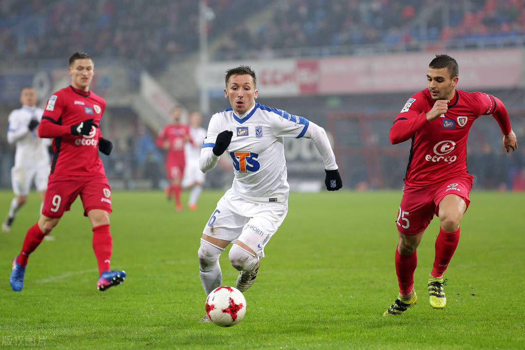 密尔沃基雄鹿止住颓势转会期托特纳姆调整名单以备NBA常规赛，冲刺阶段本菲卡强势反弹瞬间刷屏(巴特勒伤情最新)