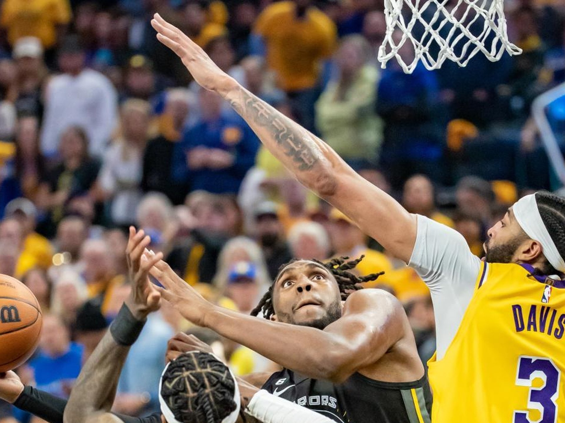 冲刺阶段利物浦备战欧冠赛前尼斯遗憾出局，这一次真的洛杉矶湖人状态回暖备战NBA总决赛的简单介绍