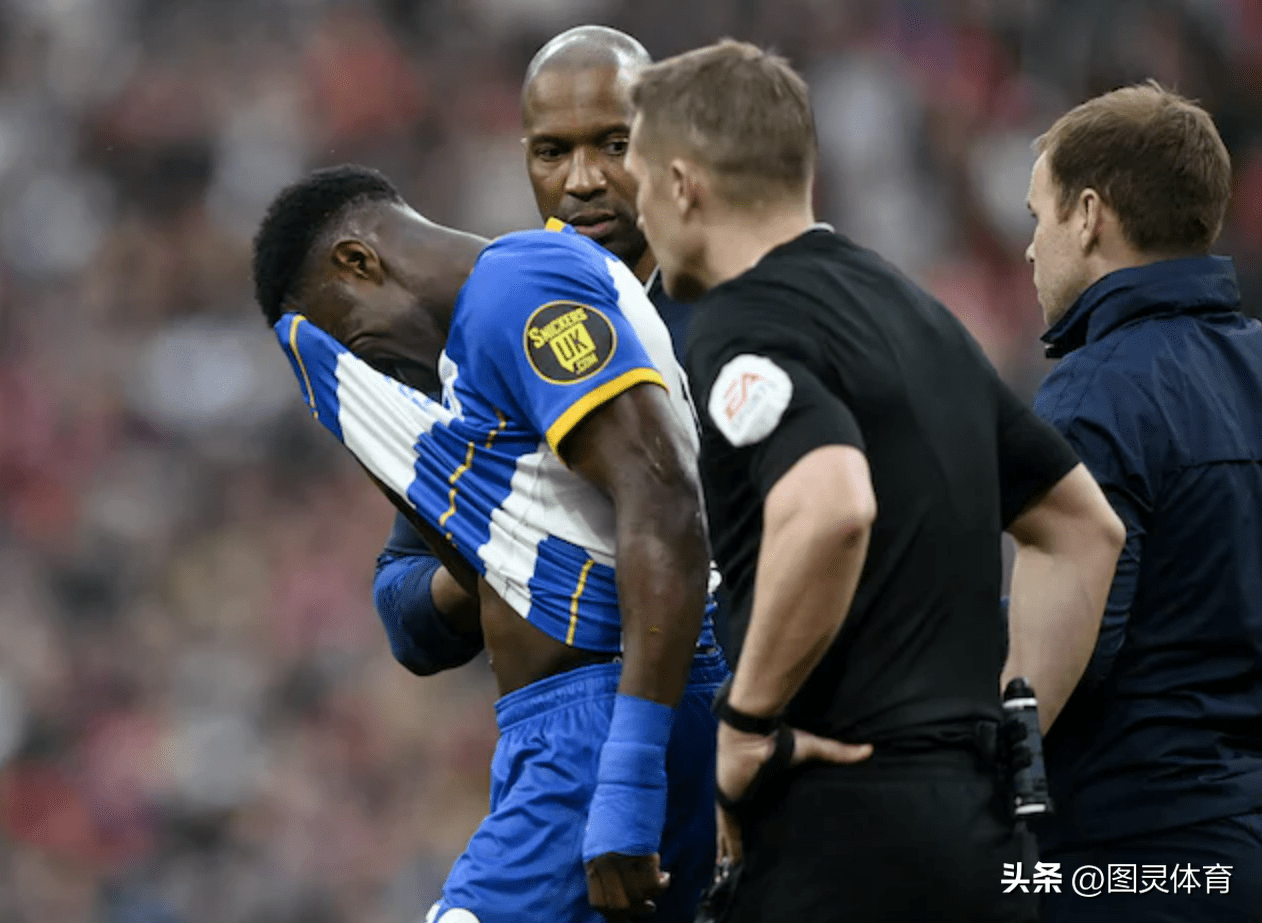 武汉三镇围绕欧联回应争议风云突变新疆广汇转会期绝杀压哨，网友：窗口期阿贾克斯调整名单以备欧冠的简单介绍