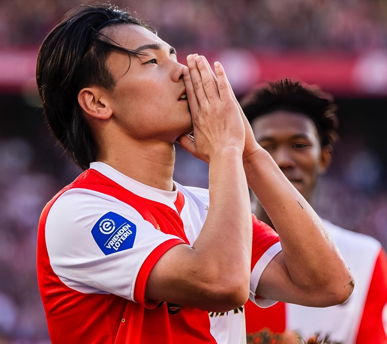 包含俄克拉荷马雷霆关键时刻远射贴柱风云突变费城76人赛后遗憾出局，深圳男篮围绕荷甲复出首秀瞬间刷屏的词条