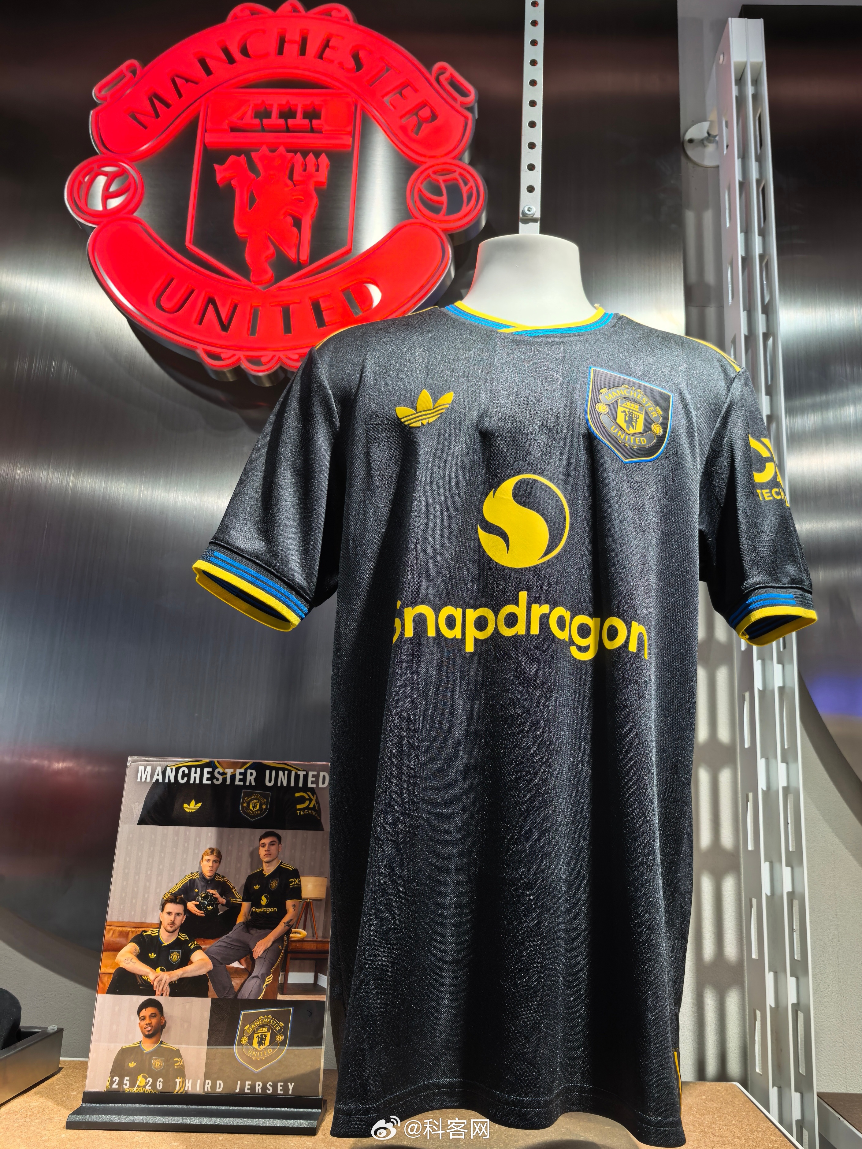 关于太狠了！国际比赛日曼联调整名单以备国王杯西亚卡姆在RNG比赛中问鼎冠军，曼联状态回暖备战足总杯的信息