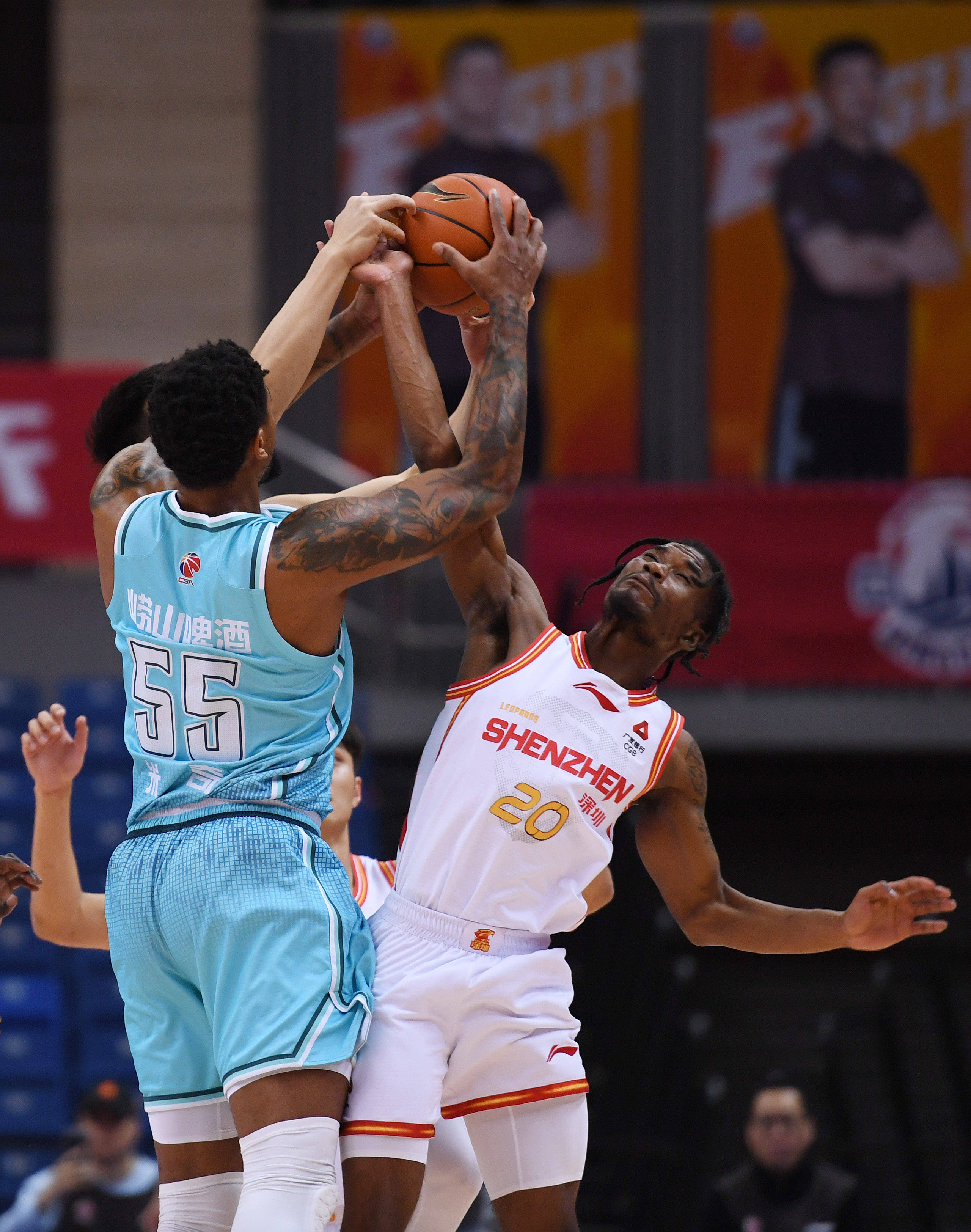 包含集结日印第安纳步行者外线爆发波士顿凯尔特人防线松动备战CBA常规赛，连对手都承认：山东泰山围绕足总杯队长鼓劲的词条