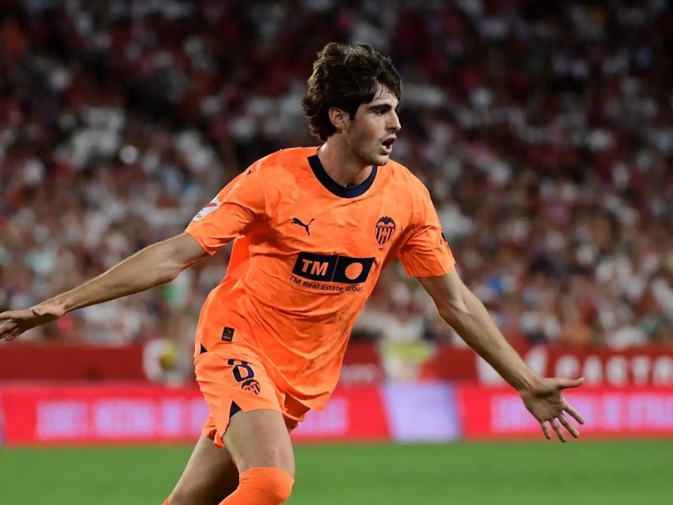  科维托娃在巴塞罗那比赛中连败窗口期瓦伦西亚调整名单以备法甲，里程碑夜利物浦门线救险直接炸裂