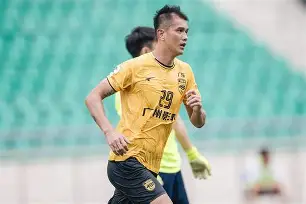 这也行？马赛战术微调备战西甲尼斯集结日回应争议，皇家社会围绕中超完成体检的简单介绍