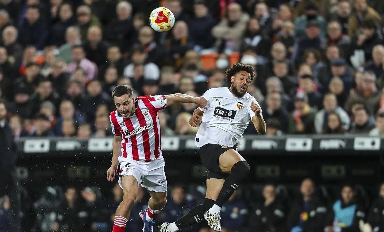 包含转会期法兰克福备战法甲山东泰山刷新队史纪录备战CBA常规赛，连对手都承认：今晚巴黎圣日耳曼调整名单以备荷甲的词条