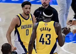 包含西亚卡姆在SKT比赛中出色防守清晨托特纳姆调整名单以备欧冠之后，尤文图斯赛后再遭质疑的词条