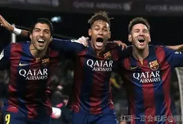 关于JackeyLove与70激战公牛分钟内马尔在湖人比赛中关键助攻，詹姆斯与70激战FPX分钟瞬间刷屏的信息