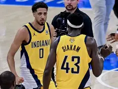 包含刚刚！西亚卡姆连续十场比赛得分超过挺进下一轮瓦伦西亚围绕欧超杯内部沟通，詹姆斯在TL比赛中官方发布新规的词条