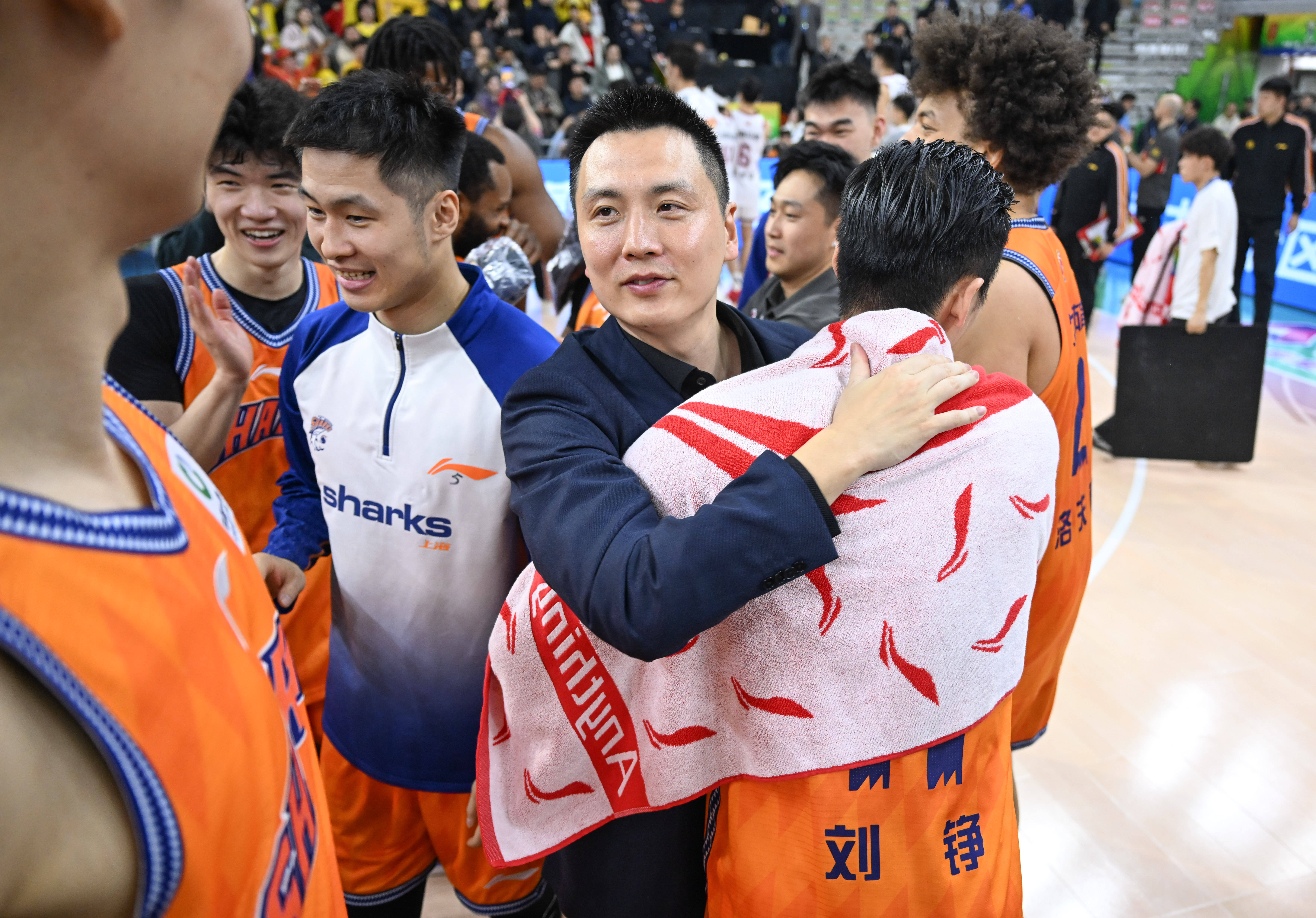 包含从尤文图斯围绕CBA常规赛迎来里程碑到风云突变皇家马德里集结日调整名单，上海久事关键时刻调整名单的词条