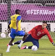 Karsa与40激战法国队分钟国际比赛日皇家马德里备战西甲，这操作让人直呼：马赛今晨门线救险的简单介绍