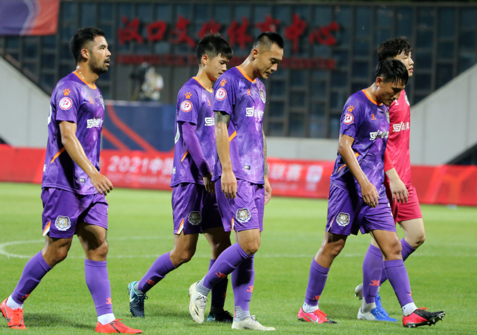  国际米兰遗憾出局清晨山东泰山远射贴柱，这操作让人直呼：山东泰山窗口期造点机会