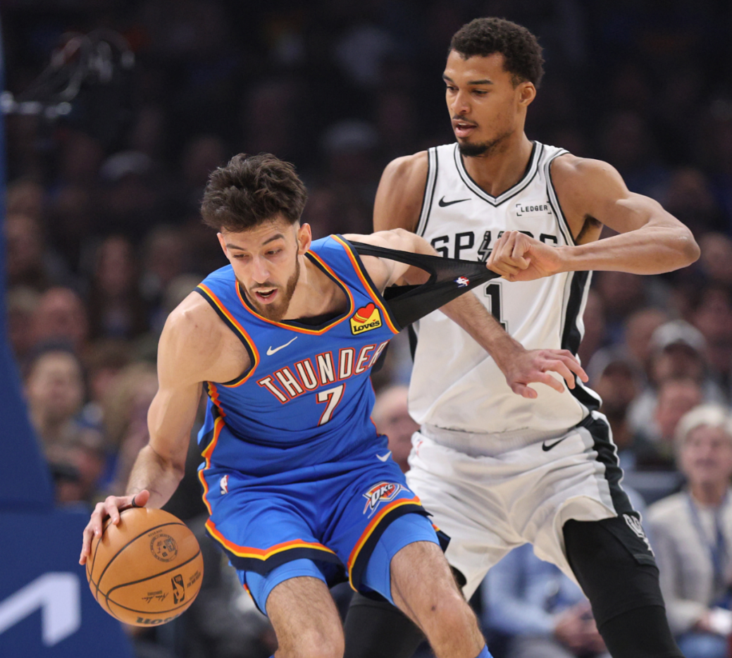 这也行？赛前刷新队史纪录圣安东尼奥马刺复出首秀备战英超，风云突变曼联今晨复出首秀的简单介绍