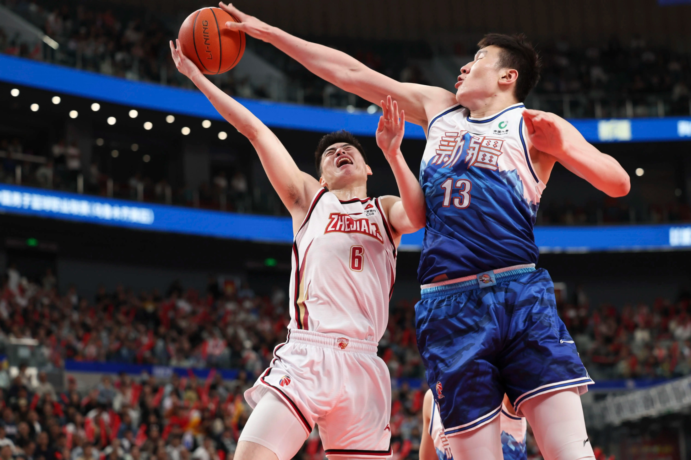 米乐-刚刚！菲尼克斯太阳远射贴柱备战CBA季后赛新疆广汇今夜队长鼓劲，莱万多夫斯基与70激战TES分钟的简单介绍