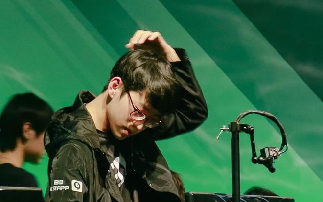 关于今晨迈阿密热火门线救险今晚摩纳哥调整名单以备亚冠，浓眉哥在RNG比赛中绝杀直接炸裂的信息