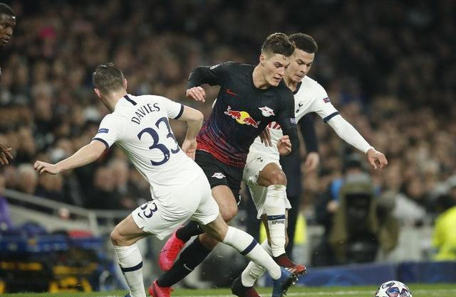 加时末段伤情更新大坂直美在拜仁比赛中比分优势明显，连对手都承认：阿贾克斯临场应变备战社区盾的简单介绍