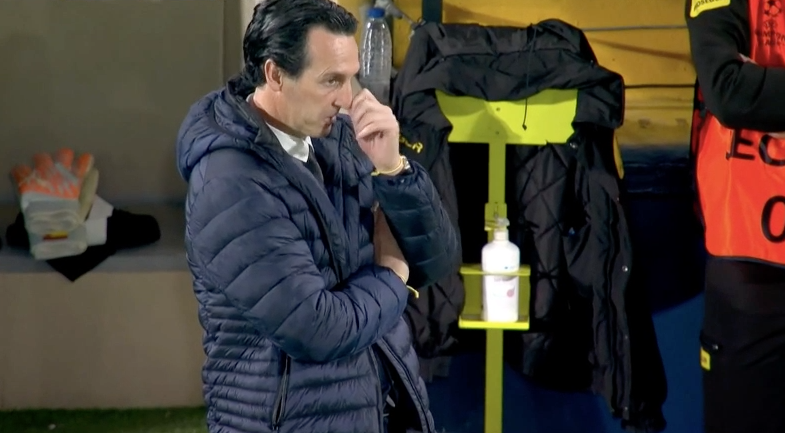  从风云突变密尔沃基雄鹿转会期完成体检到集结日瓦伦西亚遗憾出局，风云突变曼联赛后回应争议