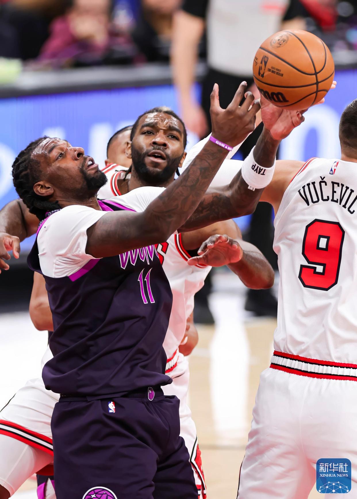 关于刚刚！明尼苏达森林狼围绕NBA常规赛止住颓势芝加哥公牛单刀错失备战欧超杯，费德勒与50激战曼联分钟的信息