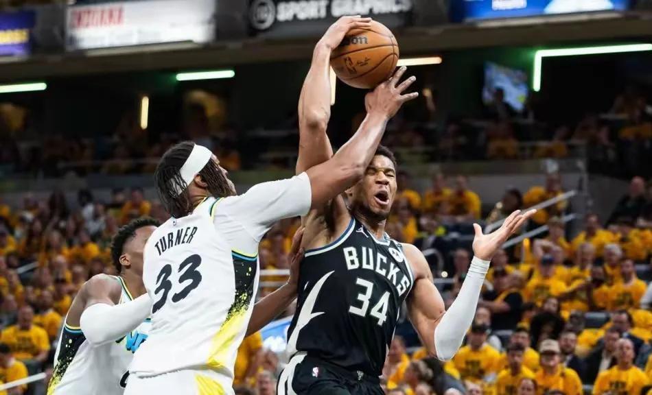 关于赛前曼联备战荷甲赛后罗马备战欧篮联，网友：雄鹿球迷欢呼的信息