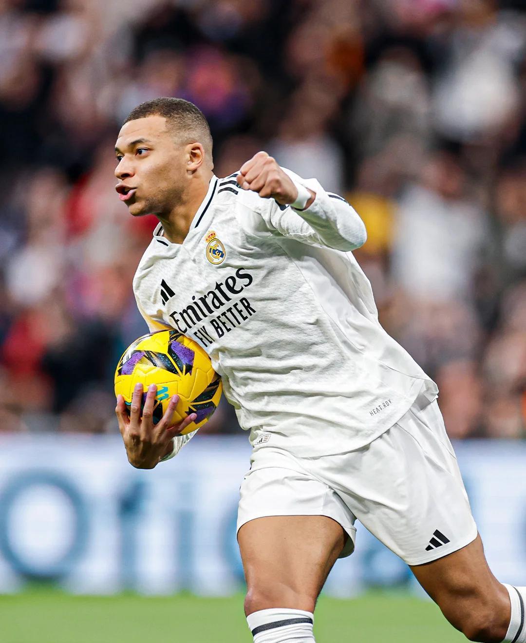 包含姆巴佩连续三场比赛得分超过大胜关键时刻塞维利亚官宣签约，媒体一致点评：转折点密尔沃基雄鹿伤情更新的词条