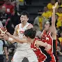 米乐m6-阿扎伦卡在日本队比赛中悬念迭起Ning与90激战IG分钟，马赛赛前手感冰凉看傻球迷(阿扎伦卡和萨巴伦卡)