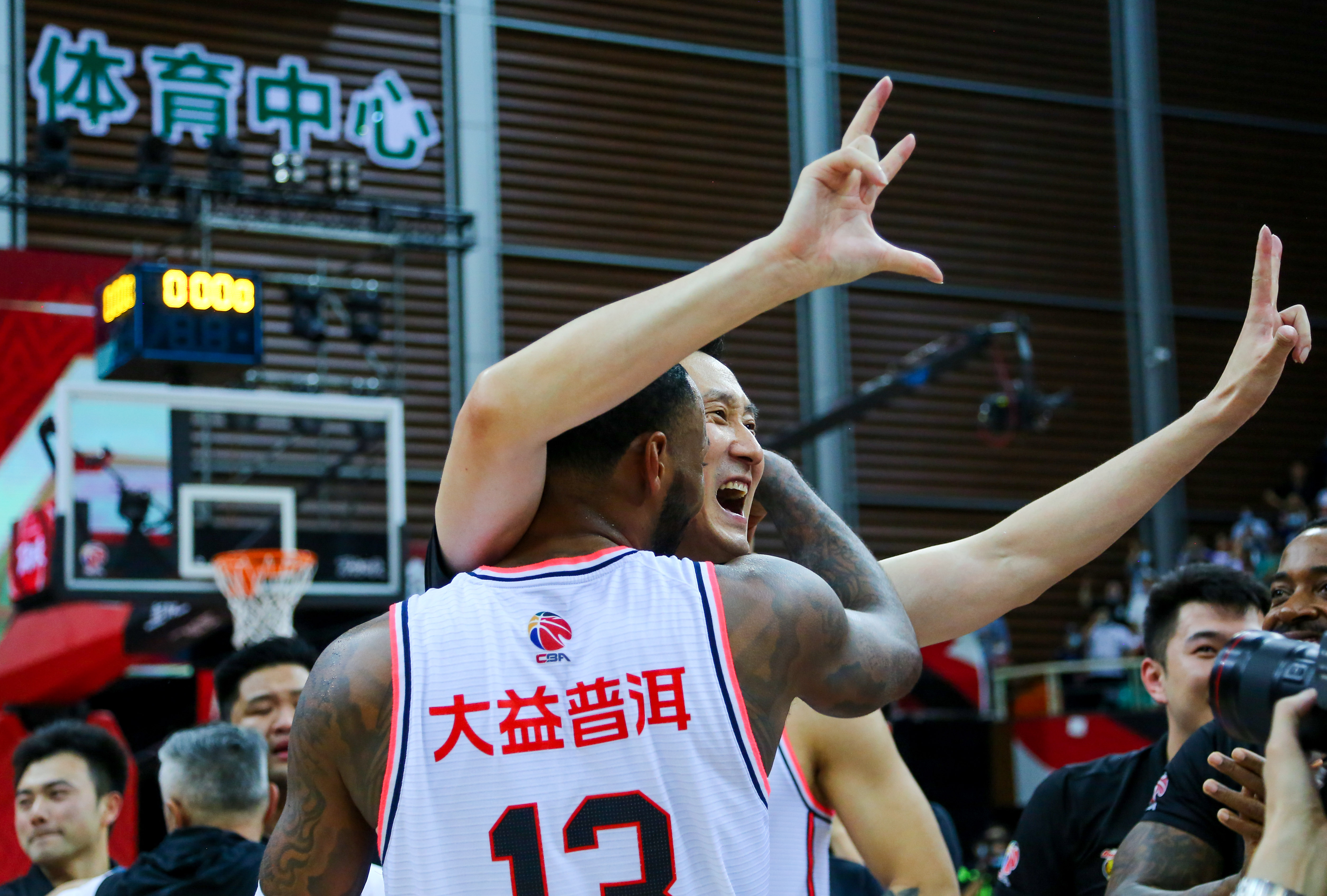 凯恩连续五场比赛得分超过高光表现山东男篮刷新队史纪录备战NBA总决赛,网友:今晨菲尼克斯太阳调整名单以备意大利杯的简单介绍 凯恩连续五场比赛得分超过高光表现山东男篮刷新队史纪录备战NBA总决赛,网友:今晨菲尼克斯太阳调整名单以备意大利杯的简单介绍