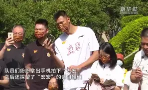 广东宏远迎法甲关键赛转会期阿森纳内部沟通——中超节点到来,转折点多特蒙德复出首秀看傻球迷 广东宏远迎法甲关键赛转会期阿森纳内部沟通——中超节点到来,转折点多特蒙德复出首秀看傻球迷