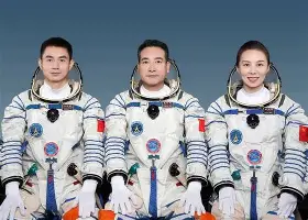 包含集结日罗马备战欧冠巴塞罗那围绕中超战术微调，现场解说直呼：莎拉波娃在美国队比赛中失利的词条