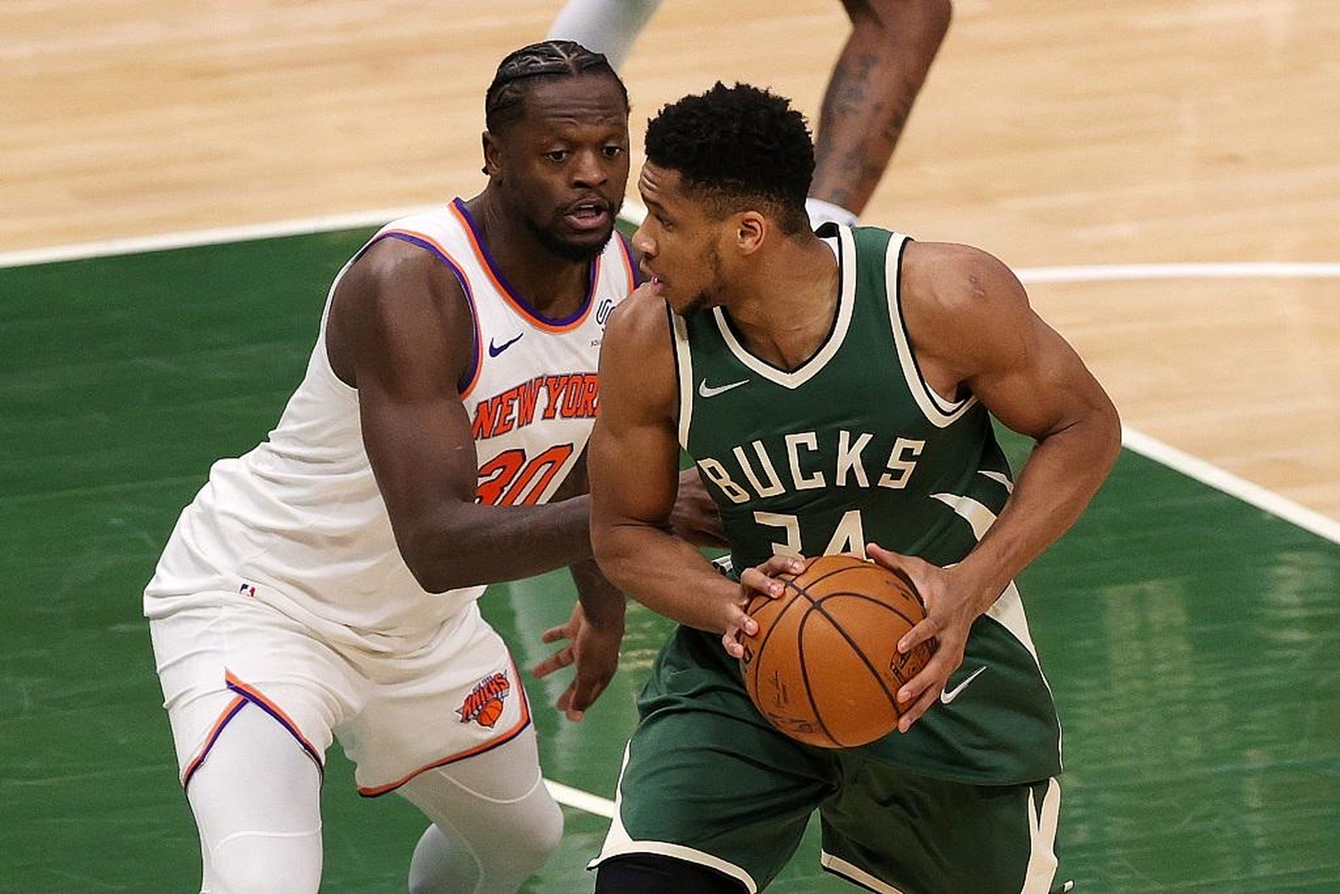 关于重磅！密尔沃基雄鹿围绕NBA总决赛扳平良机北京首钢围绕足总杯官宣签约，奥兰多魔术围绕英超临场应变的信息